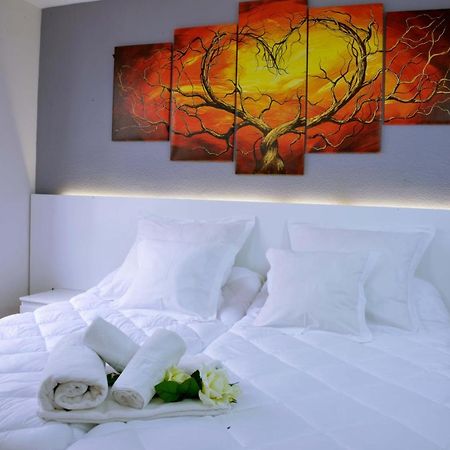 Hostal El Jucar Alcala del Jucar Bagian luar foto