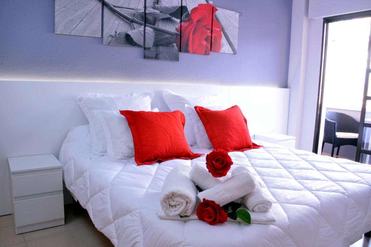 Hostal El Jucar Alcala del Jucar Bagian luar foto