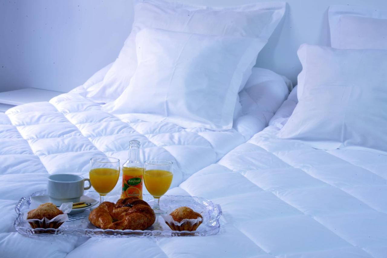 Hostal El Jucar Alcala del Jucar Bagian luar foto